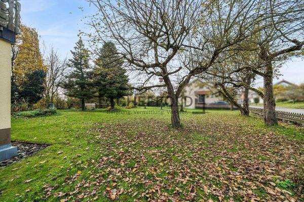 Garten und / oder Baugrundstück 