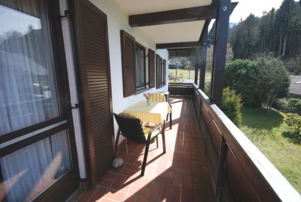 Überdachter Balkon