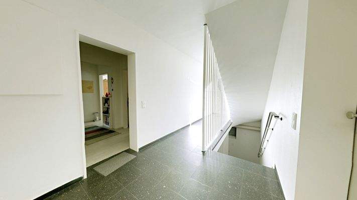 Haustür  - Beispielfoto, Ausstattung und Zustand können variieren