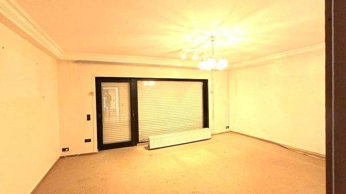 Großer Raum zur Terrasse