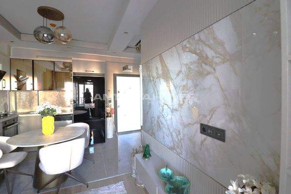 Modern Flats Rich Featured Complex Close to the Sea in Mersin