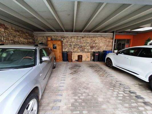 überdachte Stellplätze