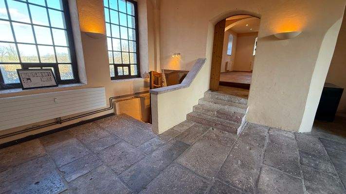 Treppe von Gastraum 2 zu 3 und WC