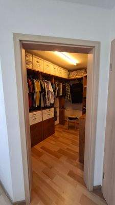 Ankleideraum im Schlafzimmer