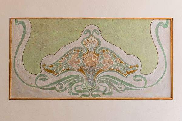 Jugendstil in seiner schönsten Form - originales Wandgemälde als kunsthistorisches Highlight im Eingangsbereich