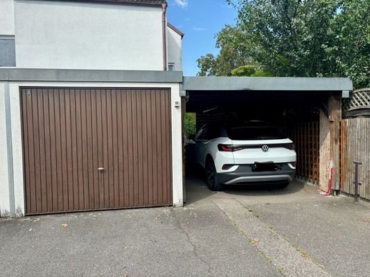 Garage/Carport