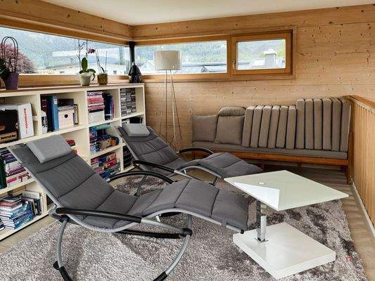 972b702d-9a76-4440-a282-28774fc24fcd_original