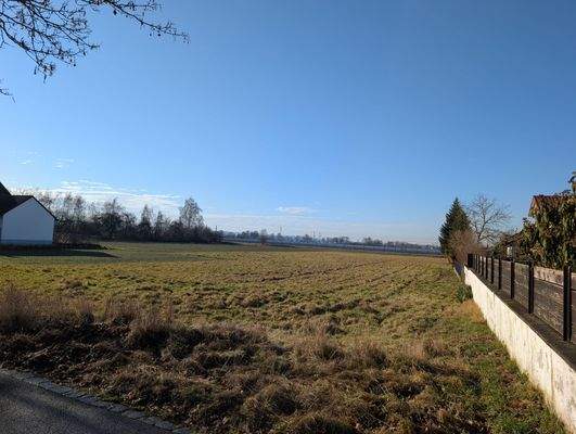 Blick von Osten / Straßenseite