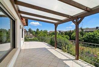 Freistehendes Einfamilienhaus mit Ausblick