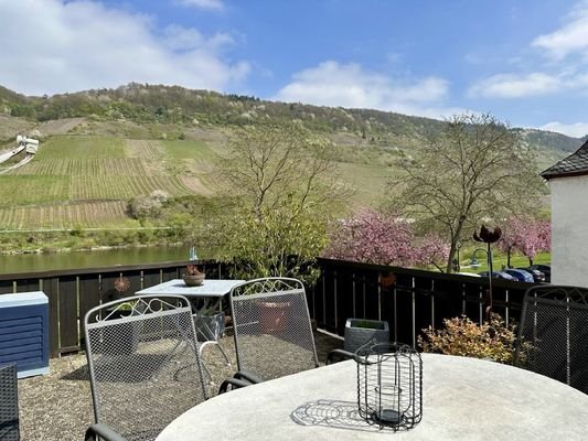 sonnige Dachterrasse