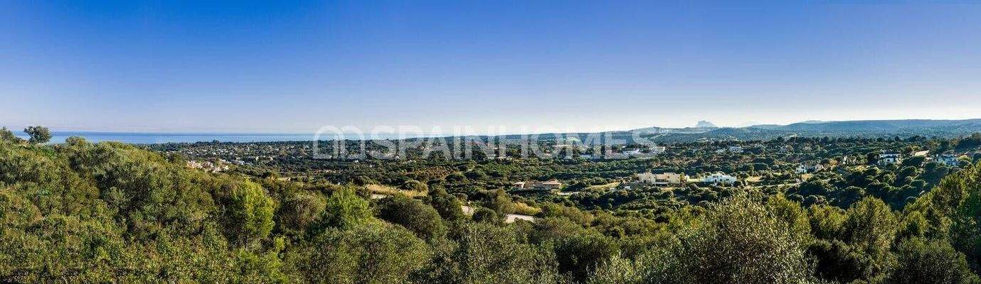 Panoramic Sea and Golf-View Land in Sotogrande Cádiz