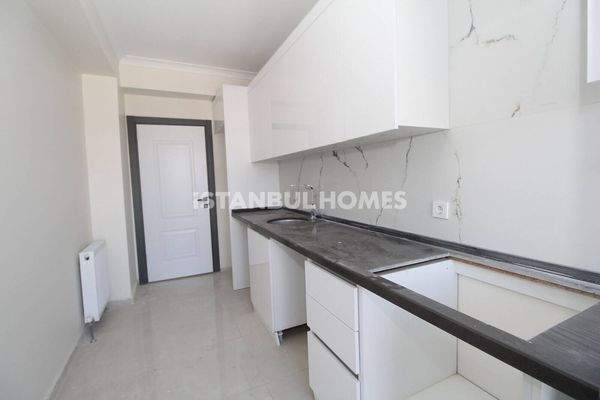 New Build Apartment Near Amenities in Eyupsultan Istanbul
