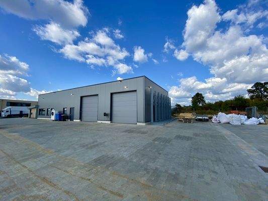 7. Außenansicht, Halle