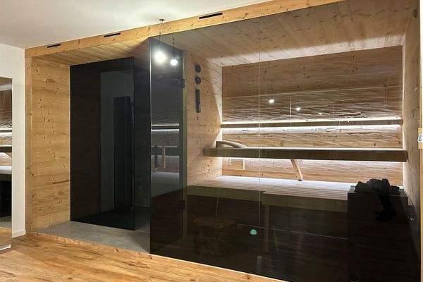 Dusche mit Sauna im Keller