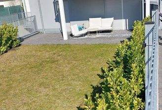 Terrasse und Garten