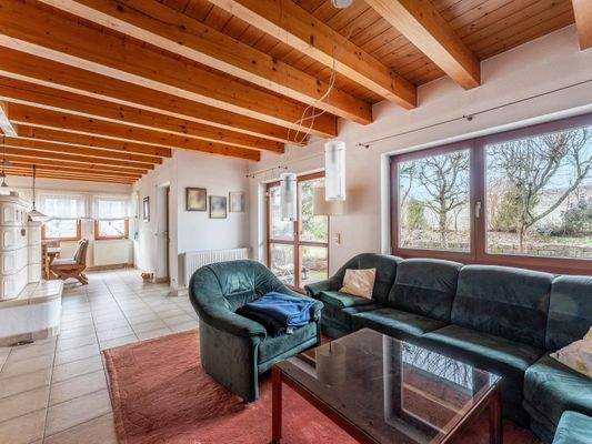 Wohnzimmer mit Blick zum Essbereich