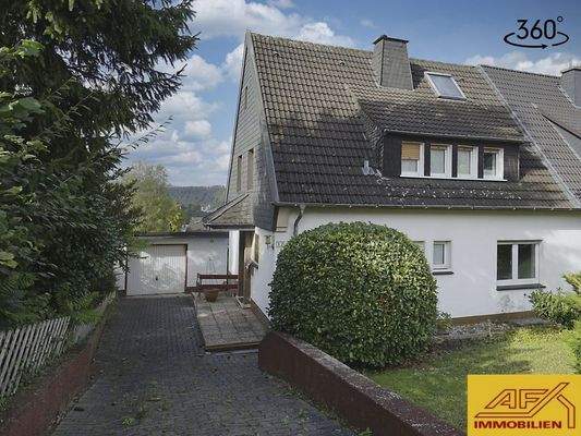 Doppelhaushälfte mit Garage