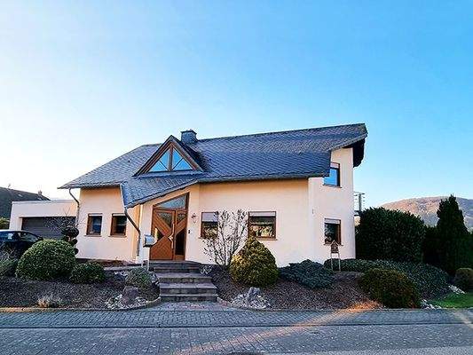 Attraktives EFH mit großzügigem Raumkonzept