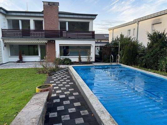 Rückseite Haus, Garten & pool.JPG