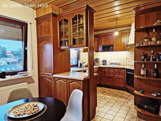 Küche samt Einbauküche im OG