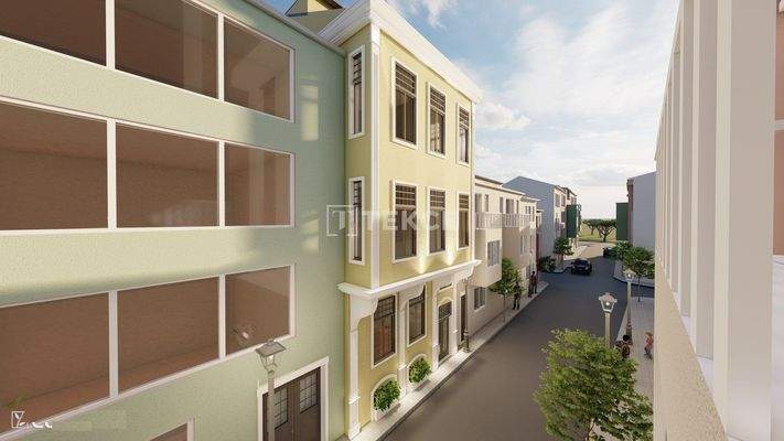 Furnished Building Near the Sea and Tram Stop in Balat İstanbul