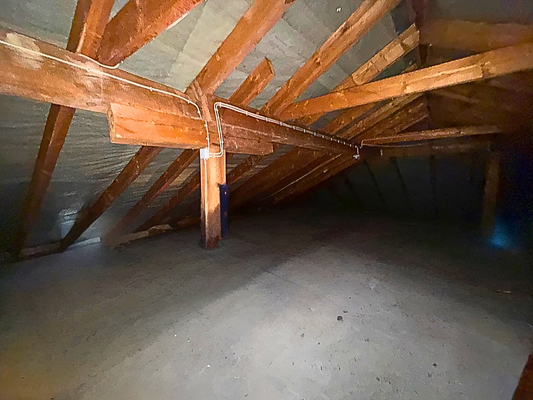 Riesiges Potenzial: unausgebauter Dachboden