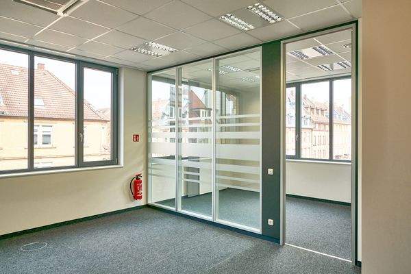 Raumtrennung mit Glaselementen