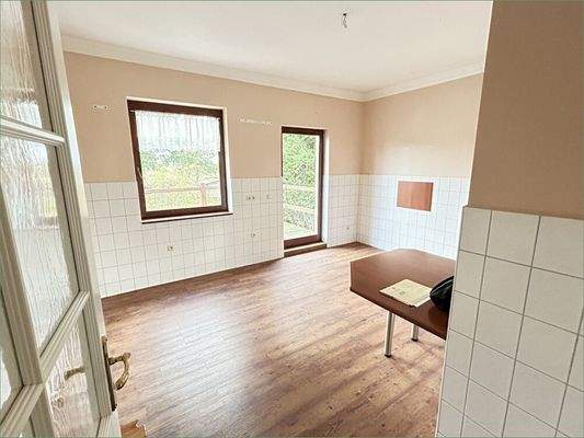 Küche + Zugang Dachterrasse