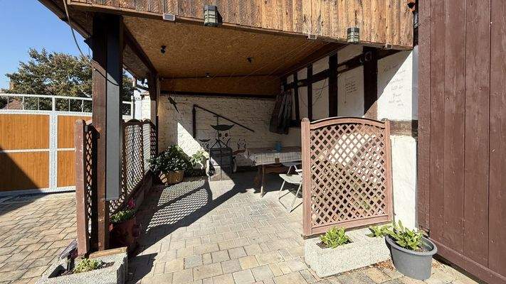 Überdachte Sitzecke