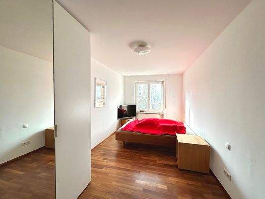 Gästezimmer mit Einbauschrank.jpg