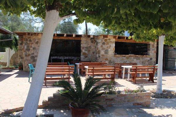 Innenhof Sitzplätze BBQ. (2).JPG