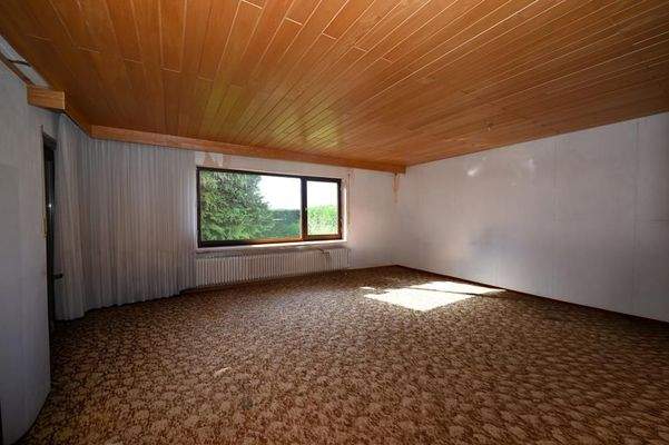 Geräumiges Wohnzimmer