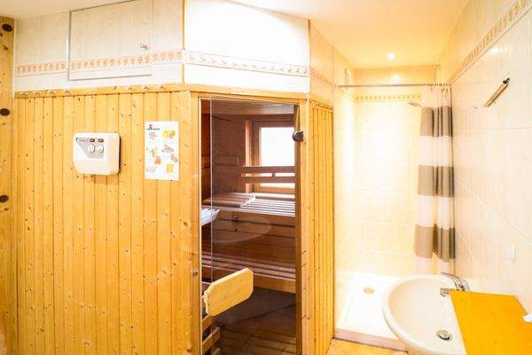Bad mit Sauna im 1. Stock - Entspannung pur