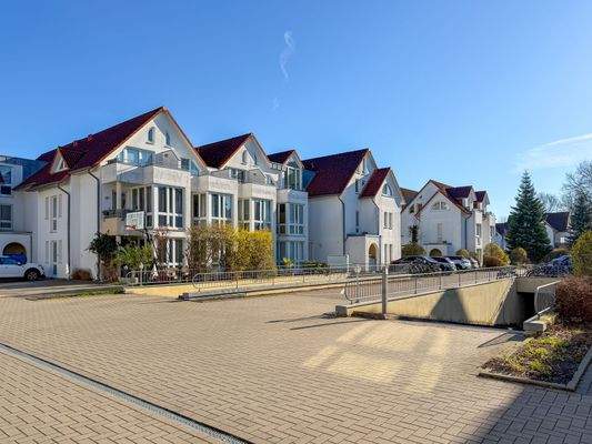 Tiefgaragenein- und ausfahrt