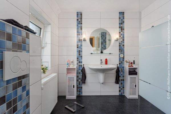 Badezimmer Vorderhaus