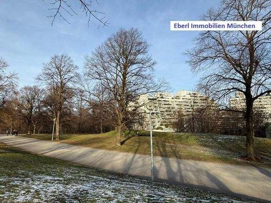 Olympiapark mit Gebäudeansicht