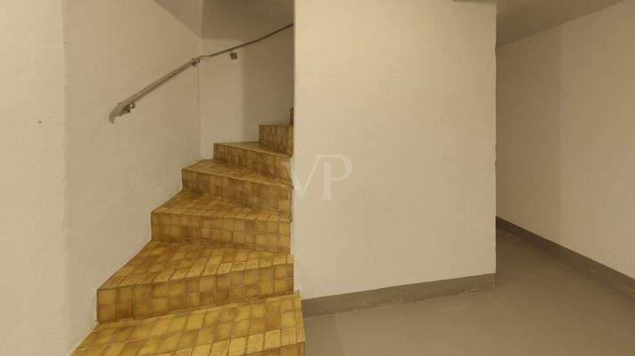 UG Treppenabgang Hauptwohnung und Einliegerwohnung