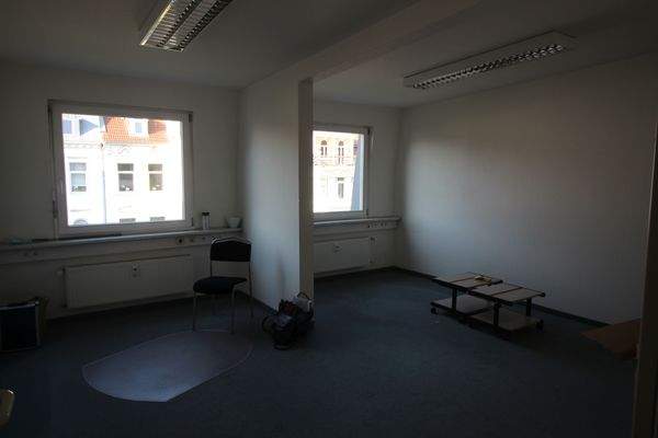 Gneisenaustr. 6-8, OG III ca. 207m², Doppelbüro  -