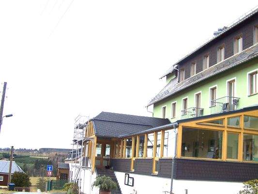 Eingang mit Wintergarten