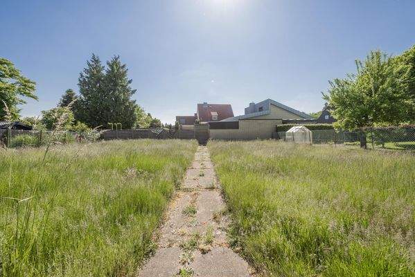 Grossszügiges Grundstück