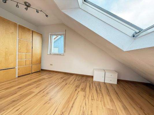 DG - Kinder- oder Arbeitszimmer