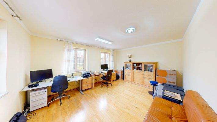 Arbeitszimmer im EG