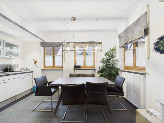 Küche und Esszimmer