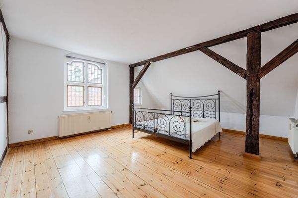 Lichtdurchflutetes schönes  Kinderzimmer