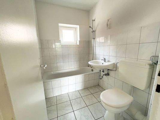 Wannenbad mit Fenster