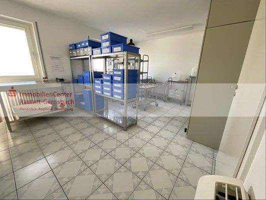 Raum 2_Lager mit Klimagerät im EG