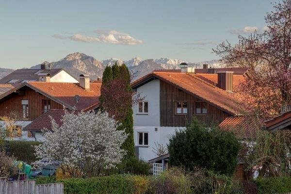 Blick vom Ostbalkon und aus dem Schlafzimmer