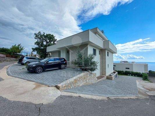 Mehrere Autos finden hier Platz