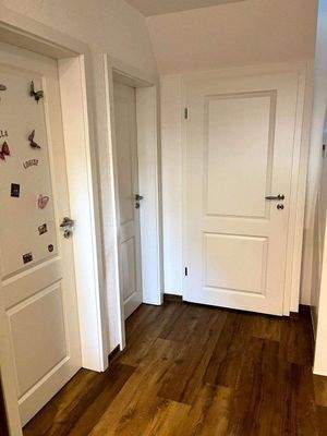 Flur-Eingänge Kinderzimmer &amp; Gäste (2) WC &amp; Keller