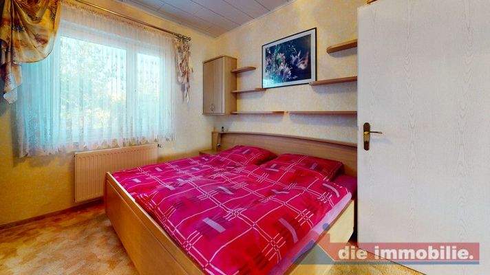 Geräumiges Schlafzimmer